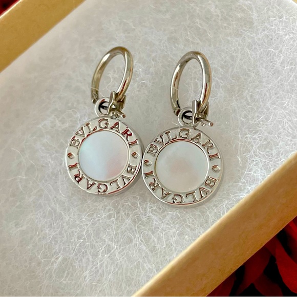 Jewelry - Earrings  fashion jewelry 2 tones reversible new